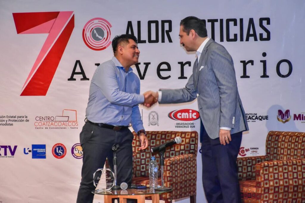 Recibe Alor Noticias reconocimiento de Jorge Zarza por su Séptimo Aniversario