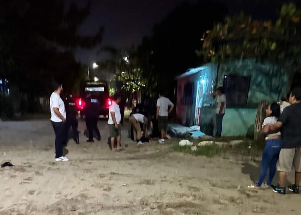 VIDEO: Ejecutan a balazos a mujer en colonia Adolfo López Mateos de Coatzacoalcos.