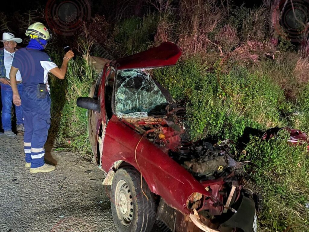 Tragedia; 4 muertos y dos lesionados tras fatal accidente múltiple en el Sur de Veracruz.