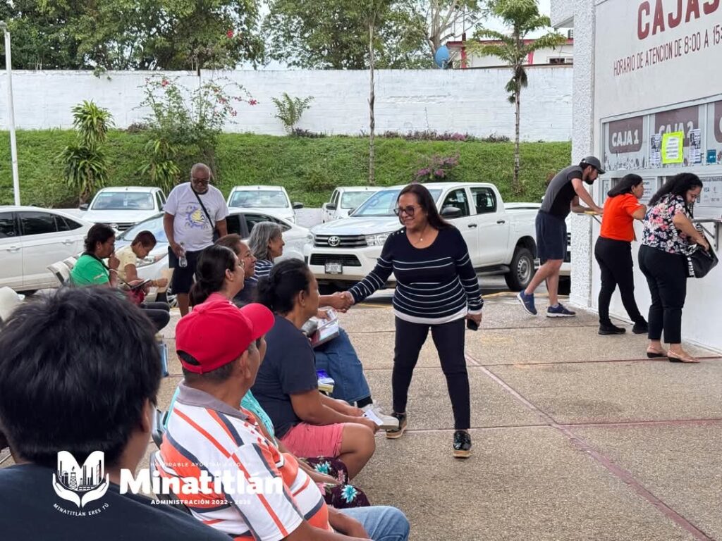 Agradece Carmen Medel el Cumplimiento de los Contribuyentes del Impuesto Predial y Agua en Minatitlán.