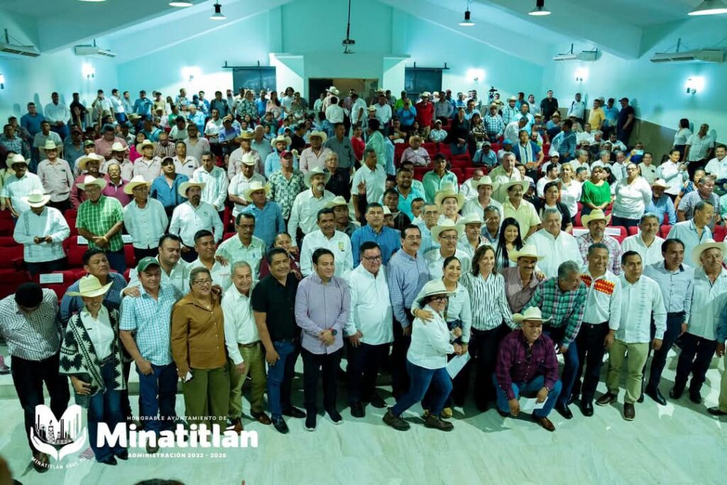 Carmen Medel asiste a reunión con ganaderos y alcaldes del sur liderada por Rocío Nahle Carmen Medel asiste a reunión con ganaderos y alcaldes del sur liderada por Rocío Nahle