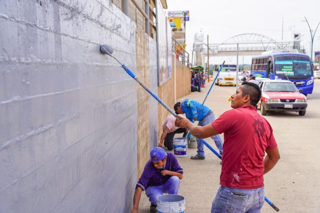 Embellecimiento urbano permanente en Cosoleacaque.