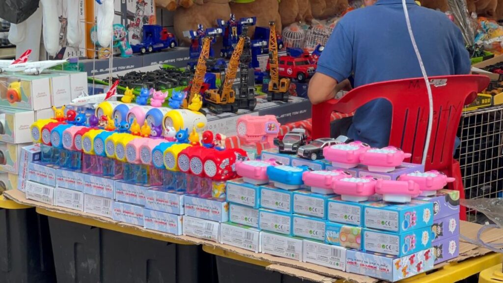 Comerciantes reportan bajas ventas de juguetes clásicos durante el Día de Reyes. Comerciantes reportan bajas ventas de juguetes clásicos durante el Día de Reyes.