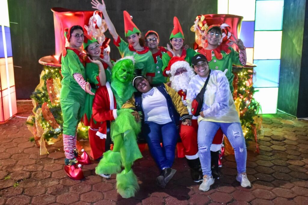 La Gran Villa Coatza continúa ofreciendo diversión y sana convivencia a porteños. La Gran Villa Coatza continúa ofreciendo diversión y sana convivencia a porteños.