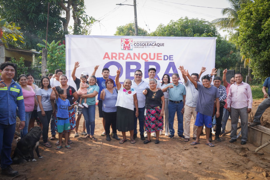 Una obra más de pavimentación para la localidad de Coacotla de Cosoleacaque. Una obra más de pavimentación para la localidad de Coacotla de Cosoleacaque.