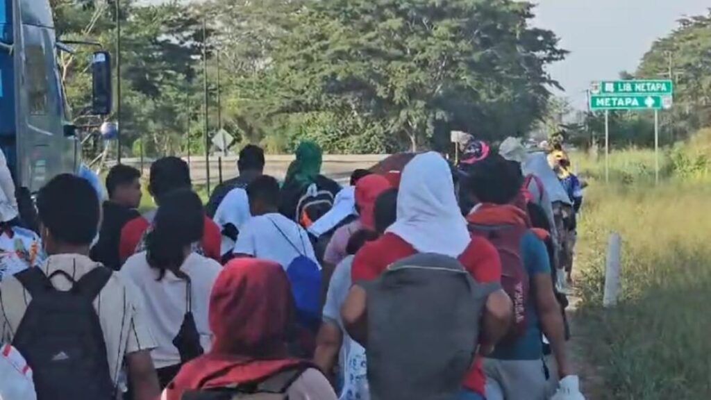 Ingresa primera caravana migrante del año a México; proviene de Guatemala.