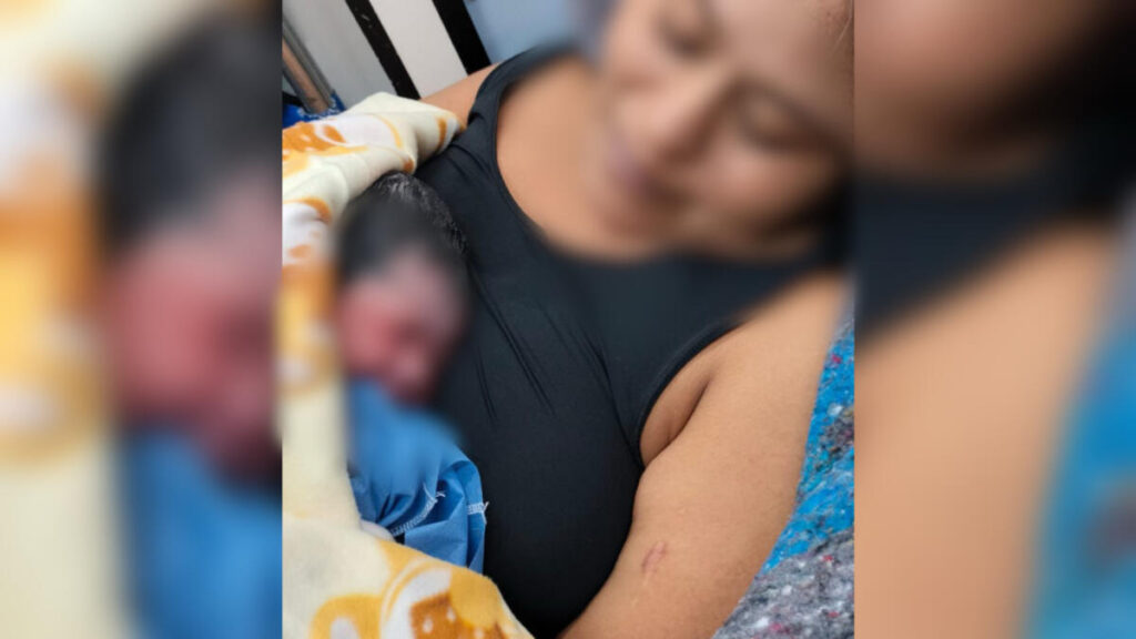 Paramédicos de Coatzacoalcos atienden parto de emergencia en domicilio y salvan a madre e hija. Paramédicos de Coatzacoalcos atienden parto de emergencia en domicilio y salvan a madre e hija.