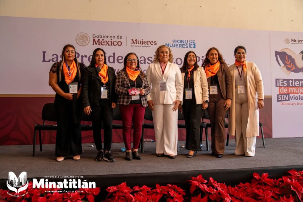 Carmen Medel Palma Asiste al Primer Encuentro de Presidentas Municipales en Los Pinos