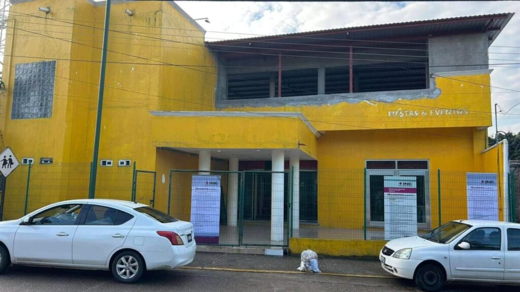 INE Cosoleacaque Cambia de Dirección Tras 14 Años. INE Cosoleacaque Cambia de Dirección Tras 14 Años.