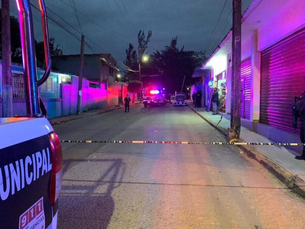 At4qu3 arm@d0 a taxi dejó una persona herida de gravedad en Minatitlán. At4qu3 arm@d0 a taxi dejó una persona herida de gravedad en Minatitlán.