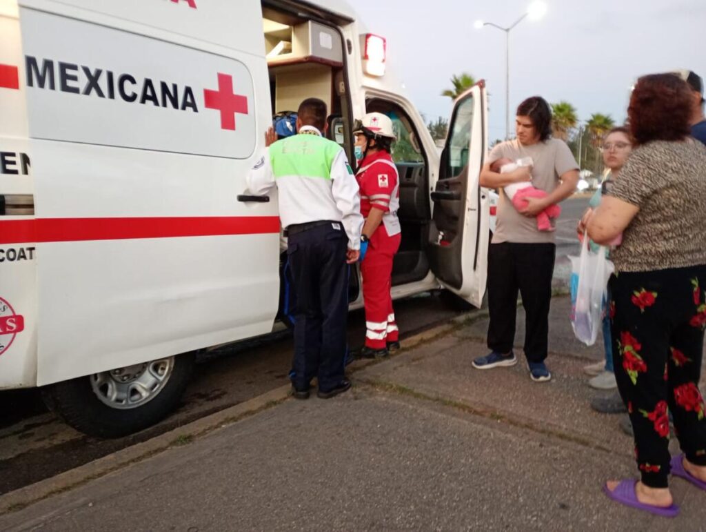 Choque lesiona a recién nacida en Av. Universidad de Coatzacoalcos