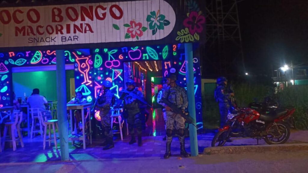 Operativo en bares y cantinas de Acayucan y Coatzacoalcos.