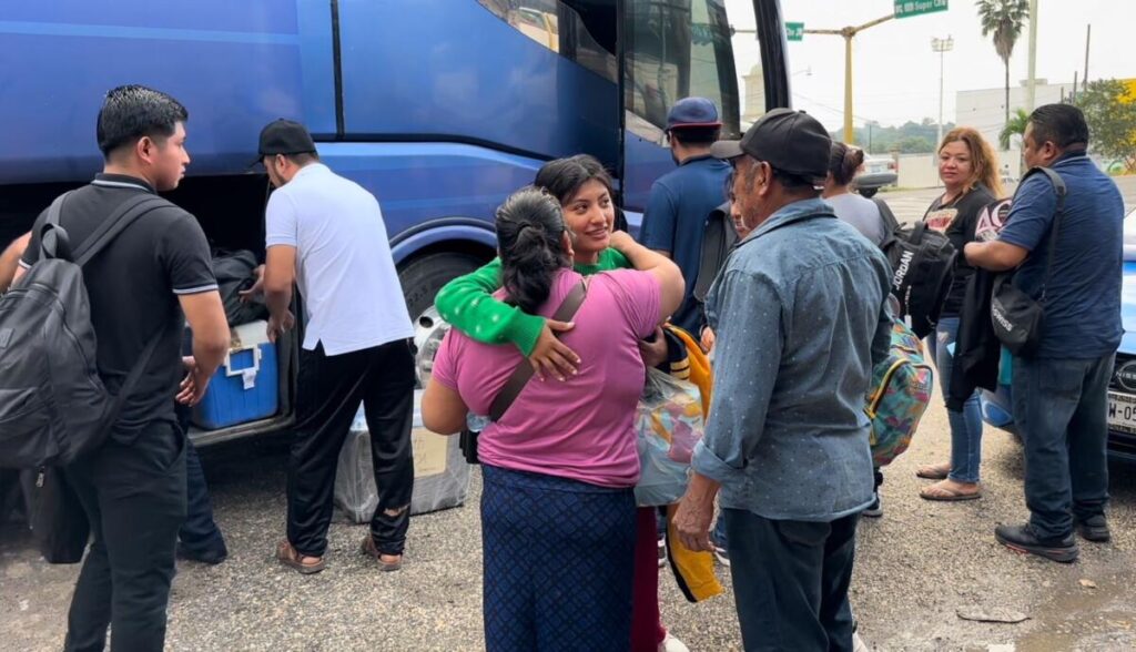 Se van los “juarochos”, llegaron por las fiestas decembrinas y ahora parten al norte del país.