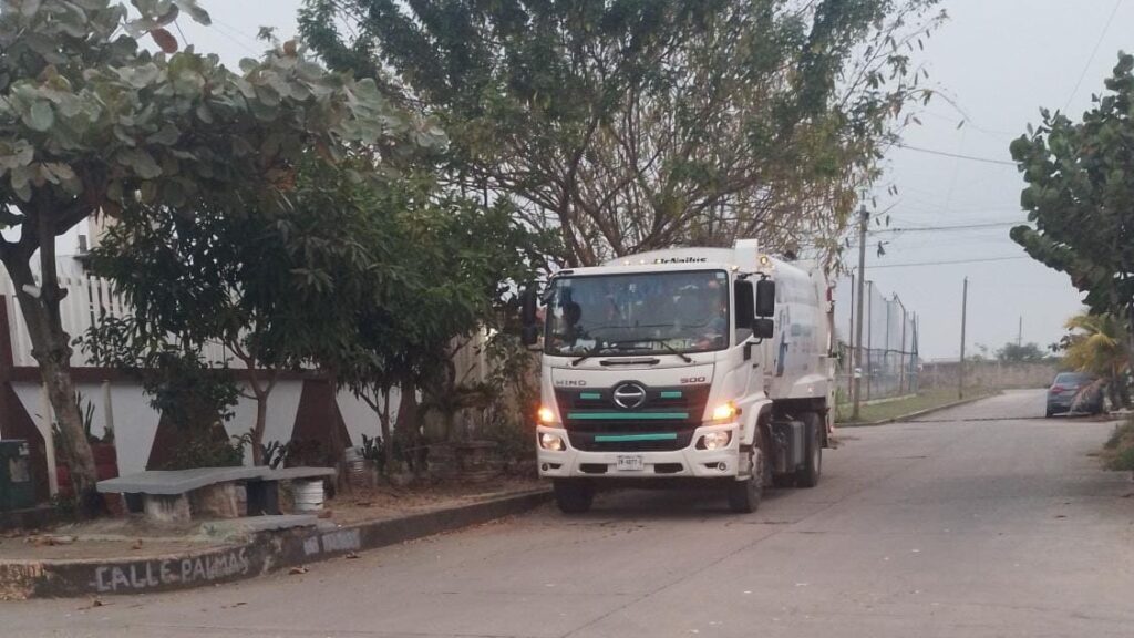 En Coatzacoalcos, intensifican acciones de limpia pública en arranque del 2025. En Coatzacoalcos, intensifican acciones de limpia pública en arranque del 2025.