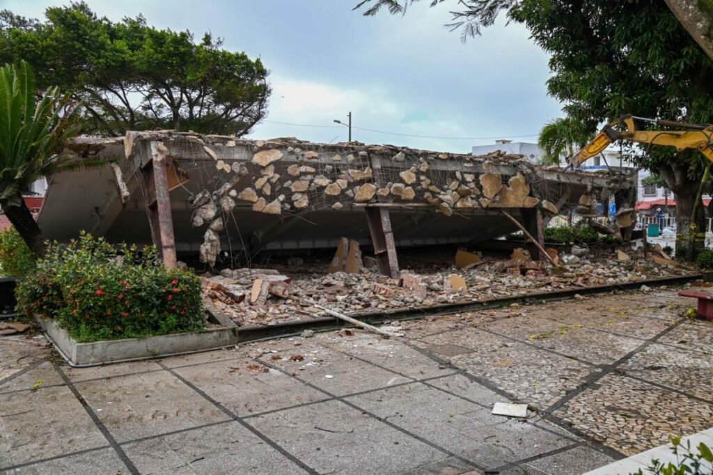 Demuelen SUM del parque Independencia tras afectaciones por el Frente Frio 24.