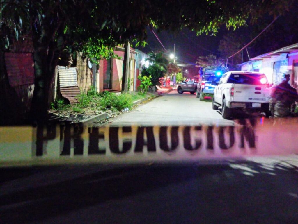 VIDEO | Ej3cut4n a masculino en presencia de su familia en la colonia San Silverio de Coatzacoalcos. VIDEO | Ej3cut4n a masculino en presencia de su familia en la colonia San Silverio de Coatzacoalcos.