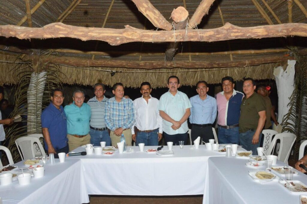SEDARPA y productores del sur de Veracruz refuerzan estrategias para el sector primario.