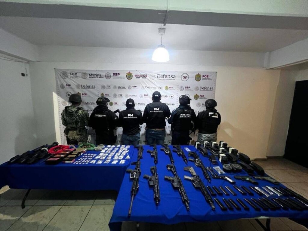 Catean vivienda en la colonia Puerto Esmeralda de Coatzacoalcos.