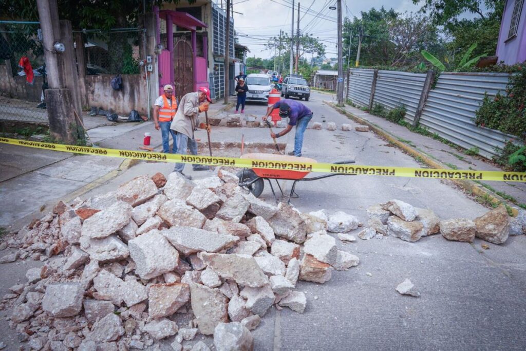 Programa de bacheo se lleva a cabo en diversos sectores del municipio de Cosoleacaque.