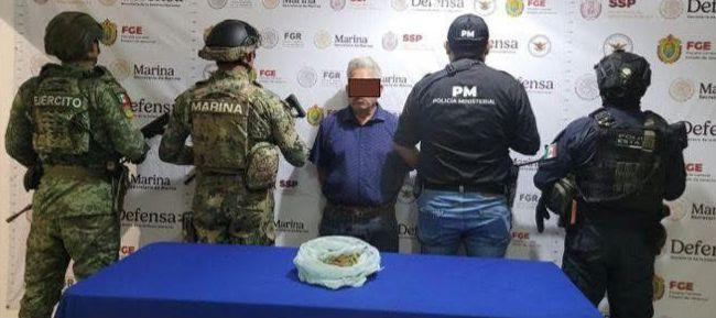 Detienen en flagrancia a un hombre con presunta droga en Coatzacoalcos. Detienen en flagrancia a un hombre con presunta droga en Coatzacoalcos.