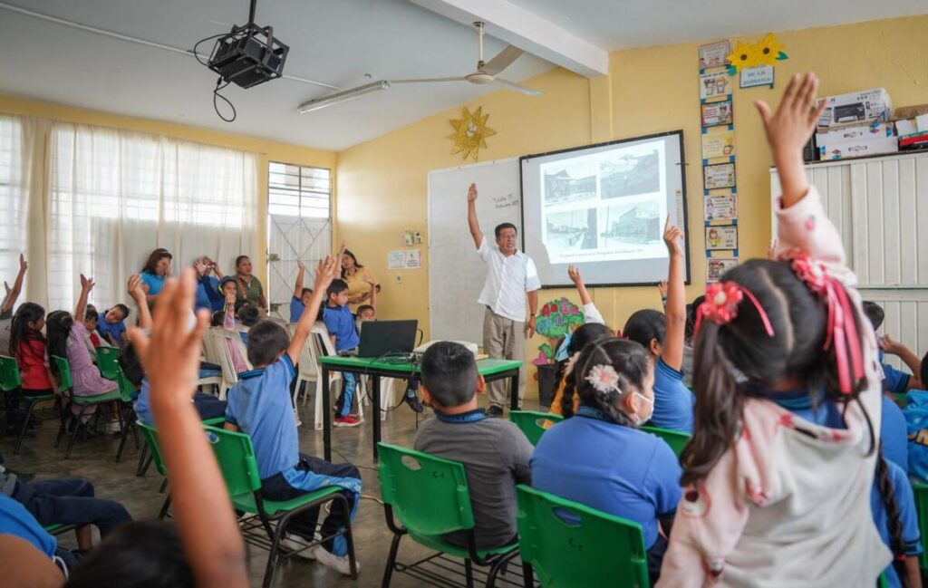 Llevan charlas a las escuelas de Cosoleacaque, sobre el combate de Hibueras registrado hace 101 años.
