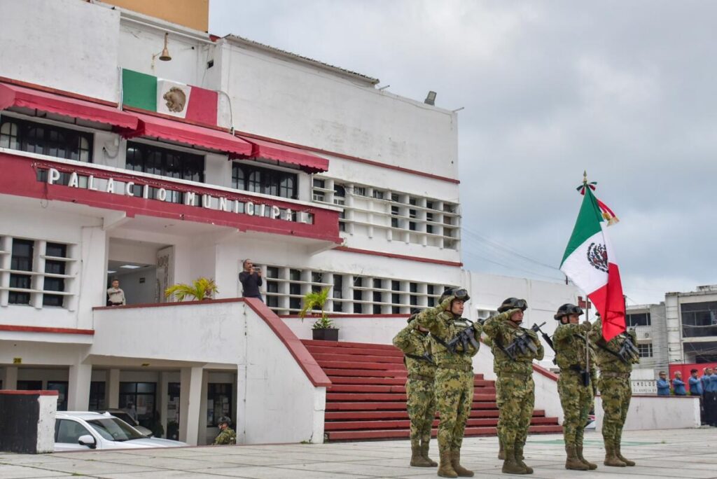 Conmemora Coatzacoalcos aniversario de la Constitución Política de México Conmemora Coatzacoalcos aniversario de la Constitución Política de México