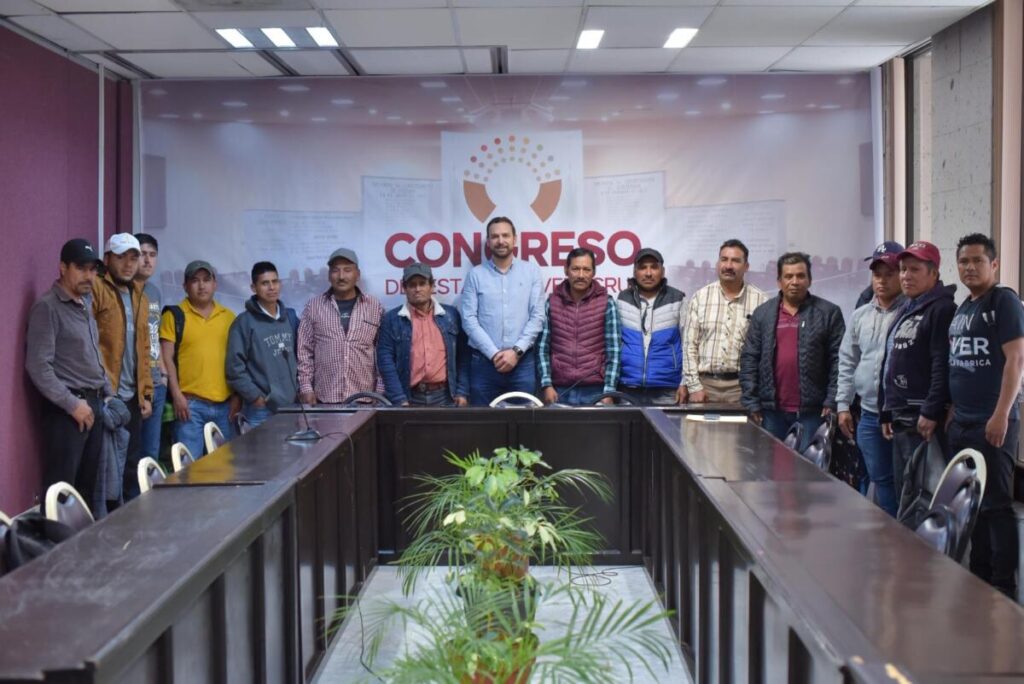 Atiende diputado solicitudes presentadas por ciudadanos de Altotonga, Veracruz.