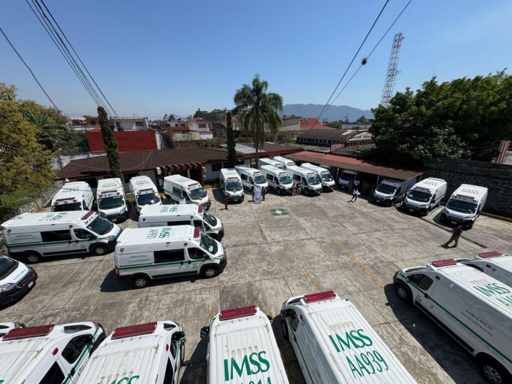 Tiene IMSS en Veracruz 36 ambulancias nuevas para eficientar traslados de pacientes en la zona sur Tiene IMSS en Veracruz 36 ambulancias nuevas para eficientar traslados de pacientes en la zona sur