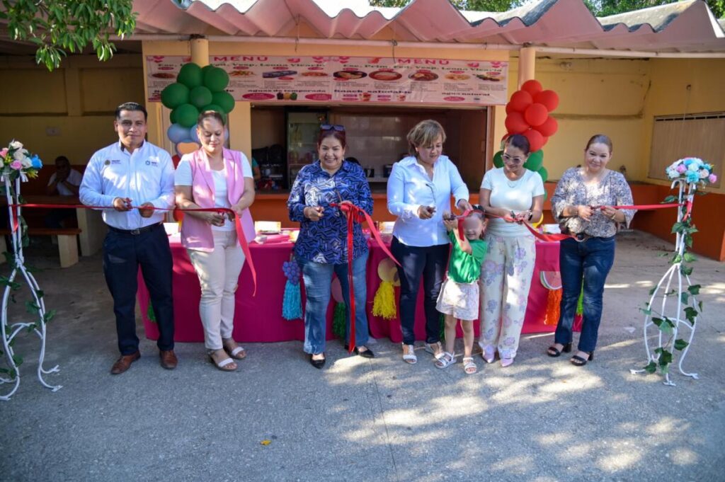 Tiene Coatzacoalcos la primera escuela con ‘Cooperativa Escolar con Menús Saludables’. Tiene Coatzacoalcos la primera escuela con ‘Cooperativa Escolar con Menús Saludables’.