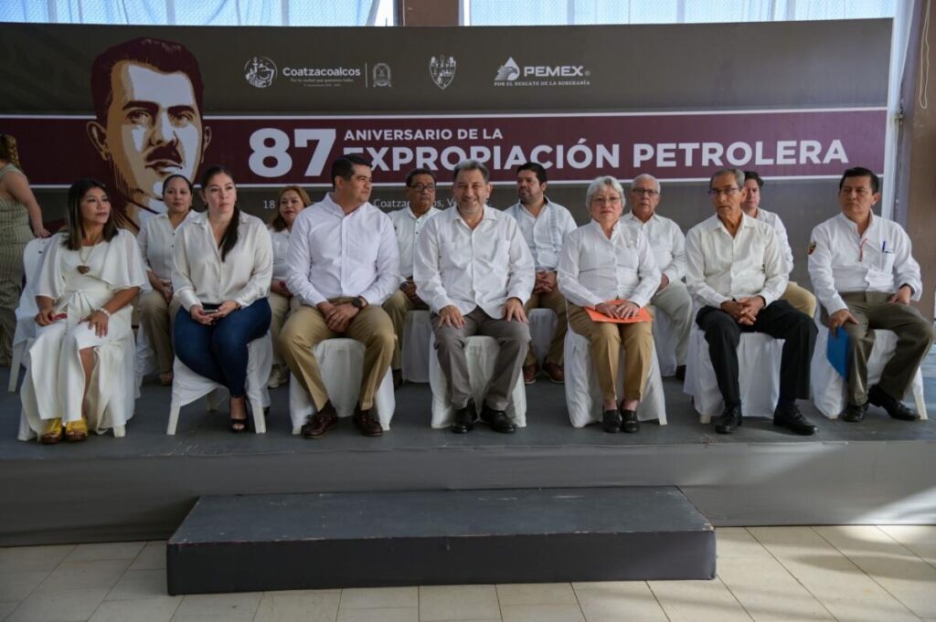 Conmemoran el 87 aniversario de la Expropiación Petrolera en Coatzacoalcos. Conmemoran el 87 aniversario de la Expropiación Petrolera en Coatzacoalcos.