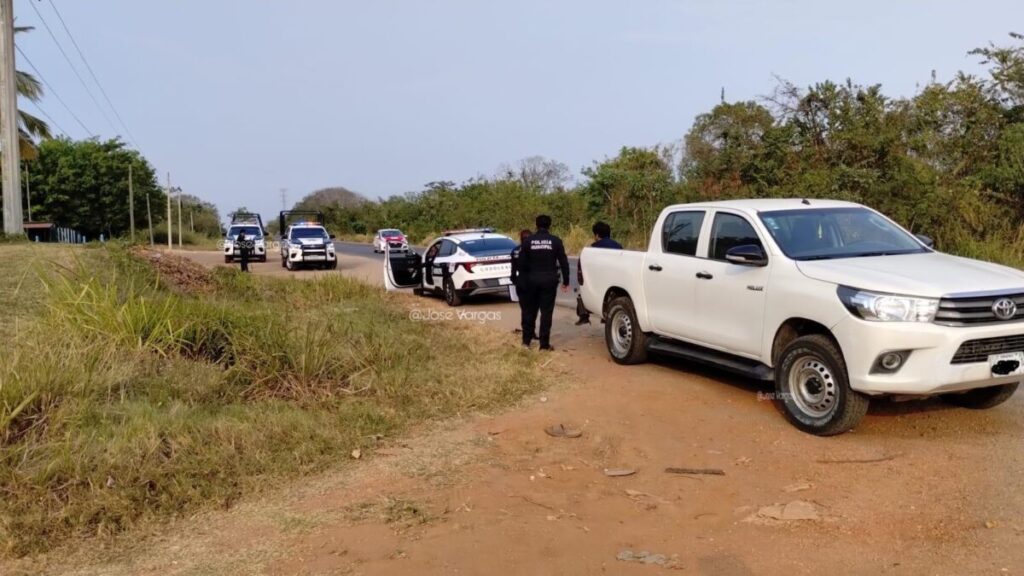 RECUPERA POLICÍA MUNICIPAL DE COSOLEACAQUE CAMIONETA CON REPORTE DE ROBO