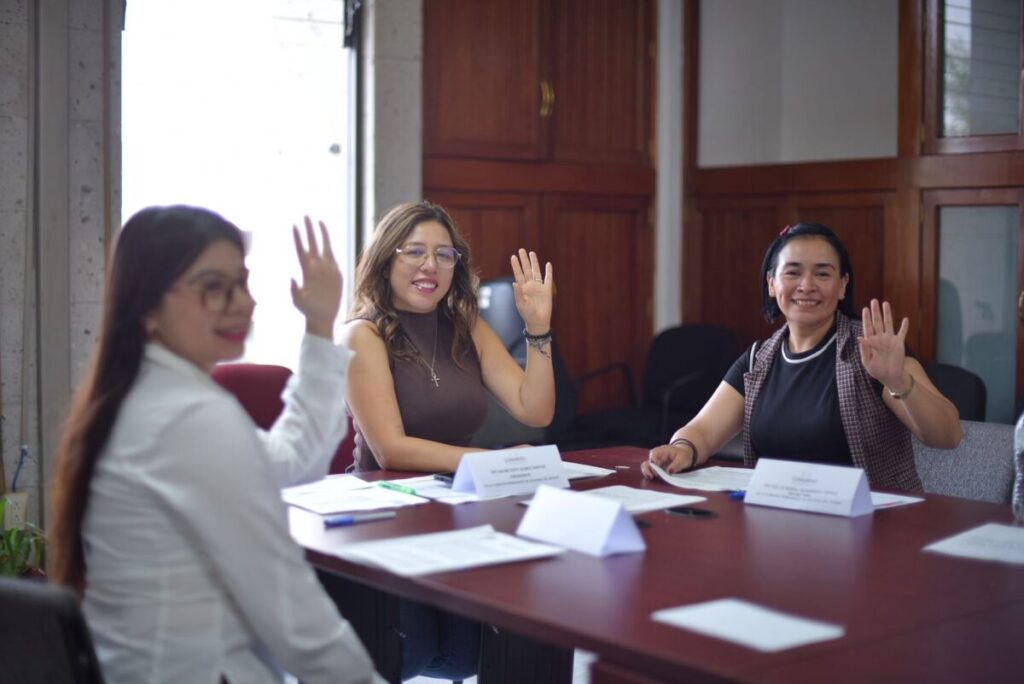 Declara Comisión de Hacienda procedentes dos iniciativas de la Gobernadora Declara Comisión de Hacienda procedentes dos iniciativas de la Gobernadora