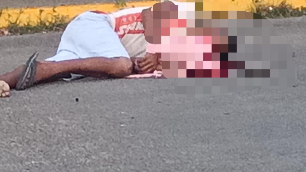 3j3cut4n a hombre en estacionamiento de Bodega Aurrerá en Minatitlán 3j3cut4n a hombre en estacionamiento de Bodega Aurrerá en Minatitlán