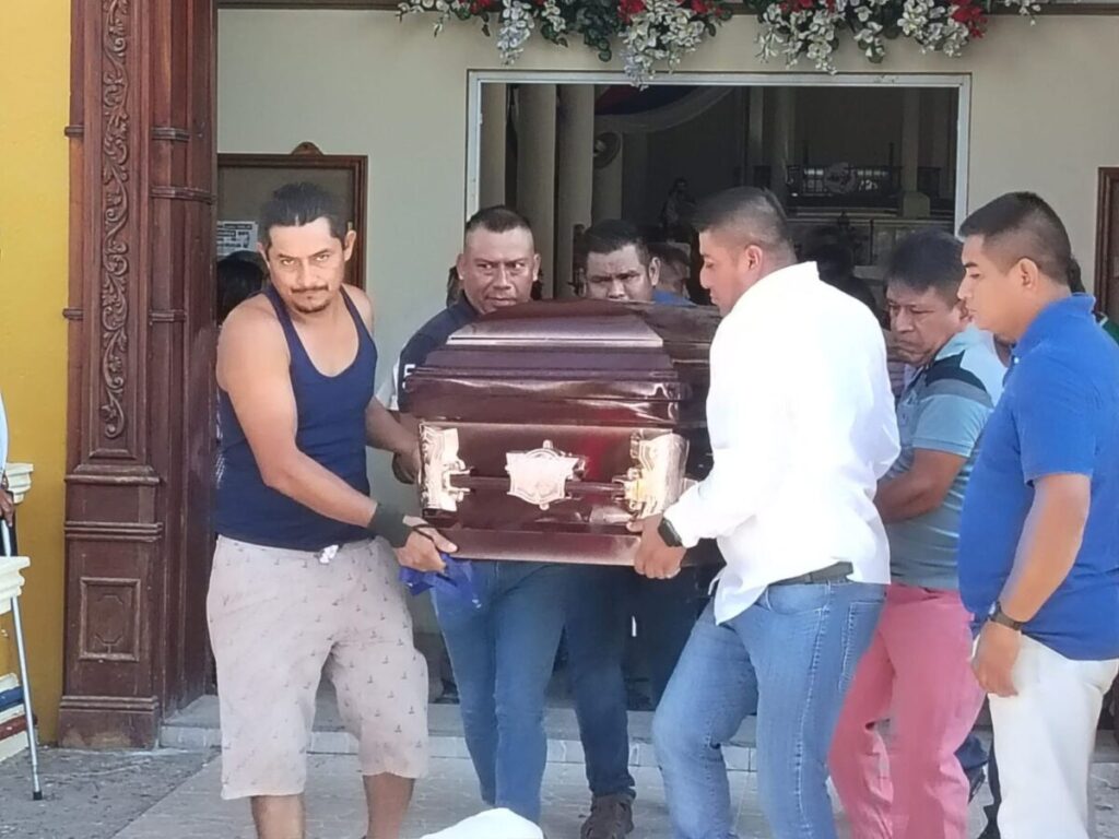 Dan último adiós a vIctIm4s en Texistepec Dan último adiós a vIctIm4s en Texistepec