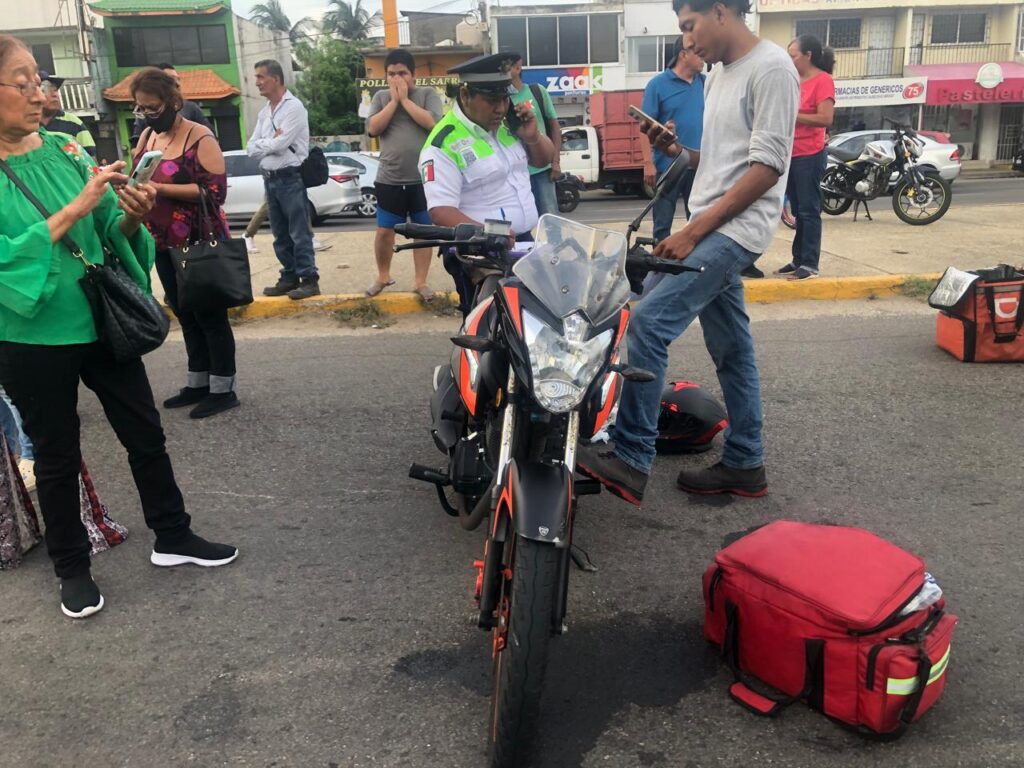 Motorizadas arrollan a dama en la colonia El Tesoro de Coatzacoalcos Motorizadas arrollan a dama en la colonia El Tesoro de Coatzacoalcos