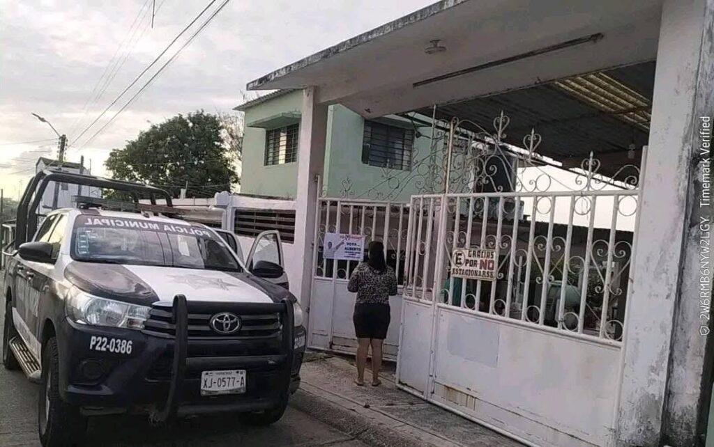 Adolescente de 14 años se qu¡t4 l4 vid@ en la colonia El Palmar de Minatitlán.