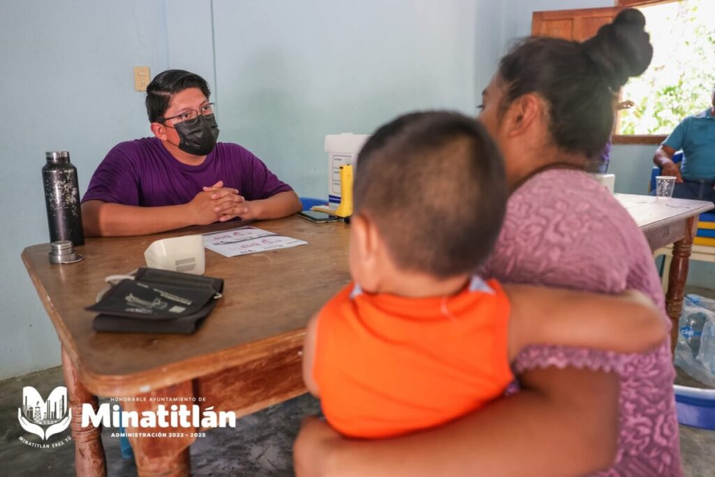 Realiza sistema DIF Minatitlán Brigada Integral en la comunidad 5 de Mayo