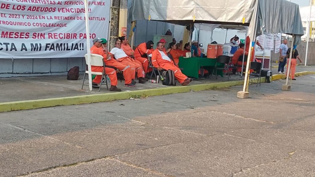 Se acumulan 28 días de plantón en Refinería de Minatitlán; proveedores siguen sin respuesta de PEMEX