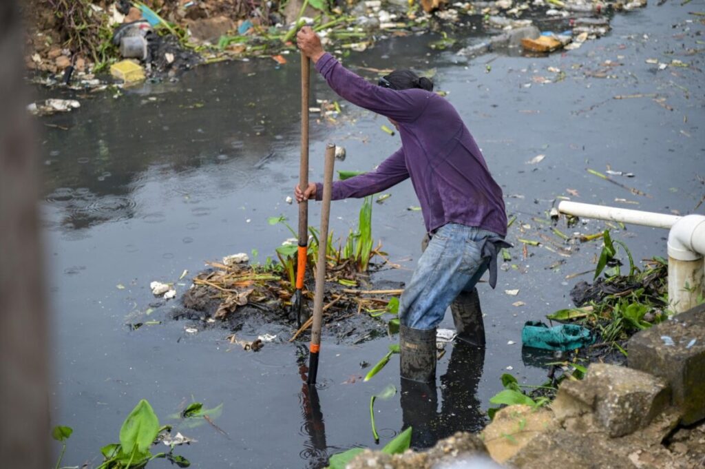 Intensifican Programa de Limpieza de Canales 2025 en Coatzacoalcos Intensifican Programa de Limpieza de Canales 2025 en Coatzacoalcos
