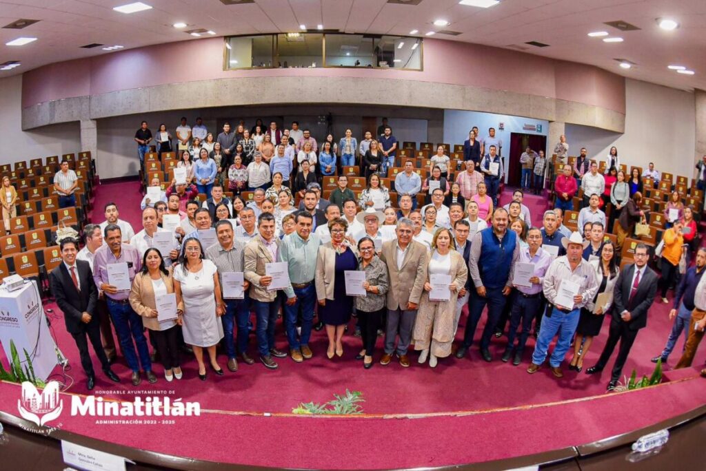 Carmen Medel Palma cumple compromiso de entregar finanzas sanas en Minatitlán Carmen Medel Palma cumple compromiso de entregar finanzas sanas en Minatitlán