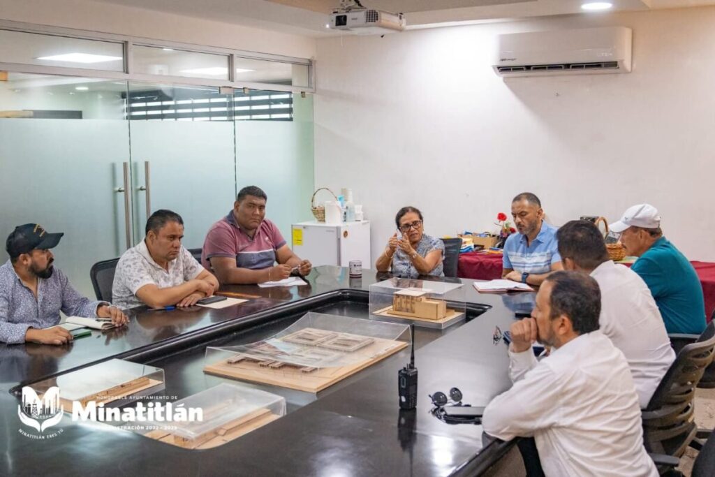 Gobierno Municipal y CFE coordinan obra de introducción de cableado eléctrico para fortalecer el desarrollo industrial en Minatitlán Gobierno Municipal y CFE coordinan obra de introducción de cableado eléctrico para fortalecer el desarrollo industrial en Minatitlán