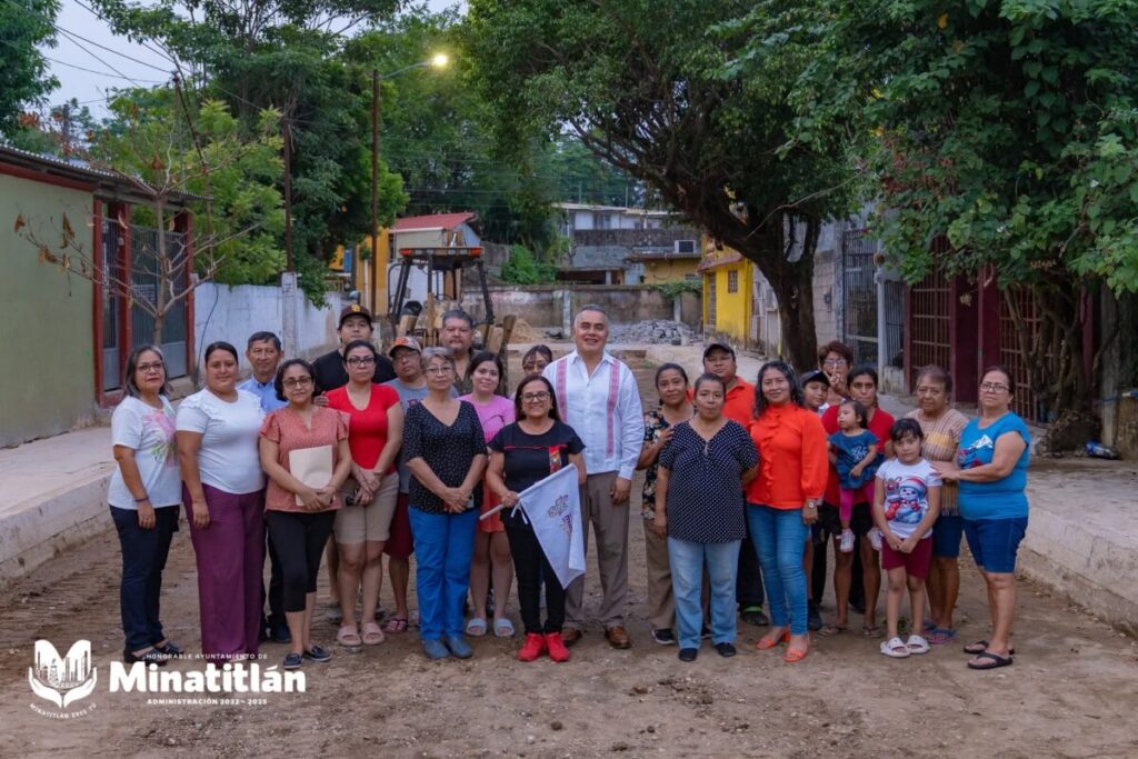 Inicia pavimentación con concreto hidráulico en la colonia Santa Clara: una obra que transforma Minatitlán