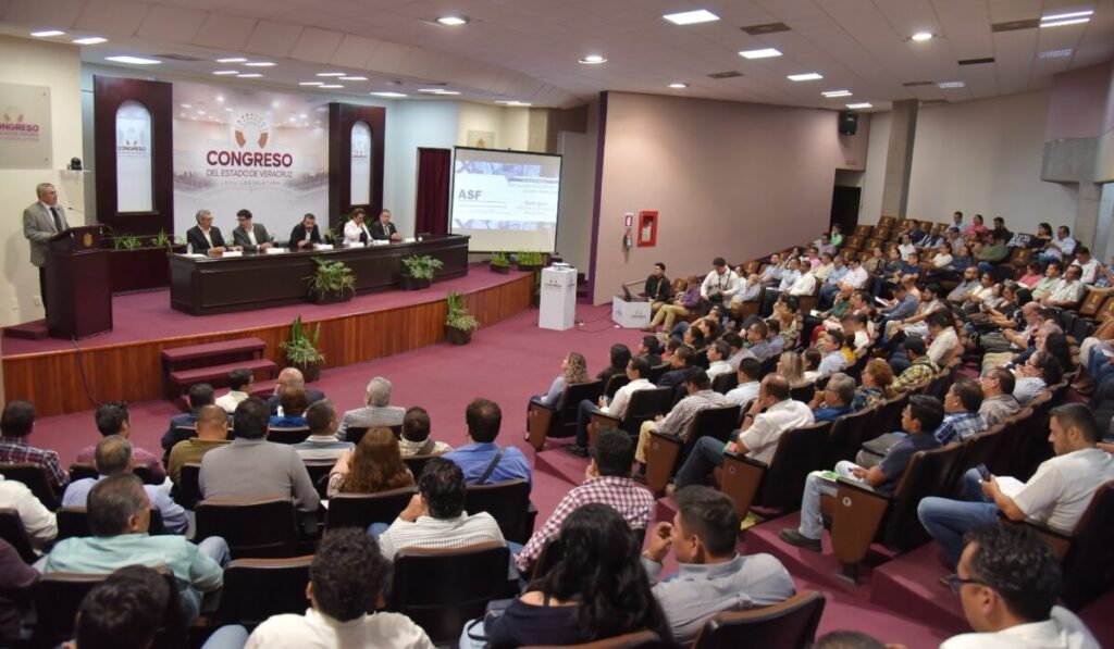 Capacitan Congreso de Veracruz y ASF a ayuntamientos en fiscalización