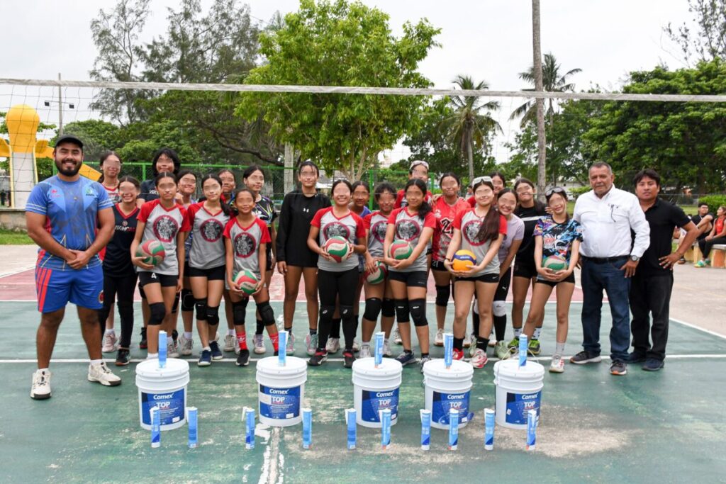 Entregan apoyo deportivo solicitado durante jornada ‘Gobierno de Puertas Abiertas’ Entregan apoyo deportivo solicitado durante jornada ‘Gobierno de Puertas Abiertas’