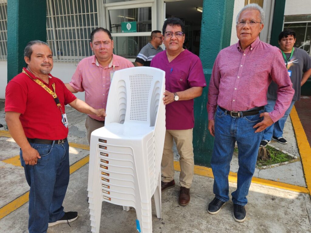 Gobierno municipal fortalece atención hospitalaria con donación de mobiliario