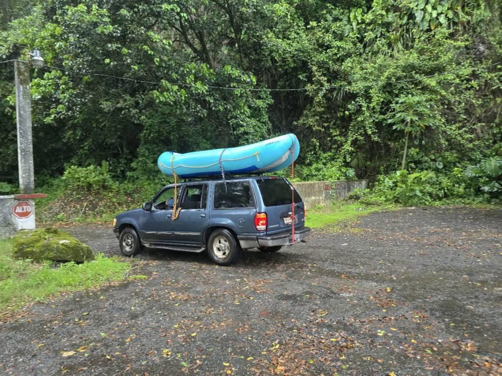 Desaparecen dos adolescentes tras ser arrastrados por la corriente en cascada de Atzalan, Veracruz.