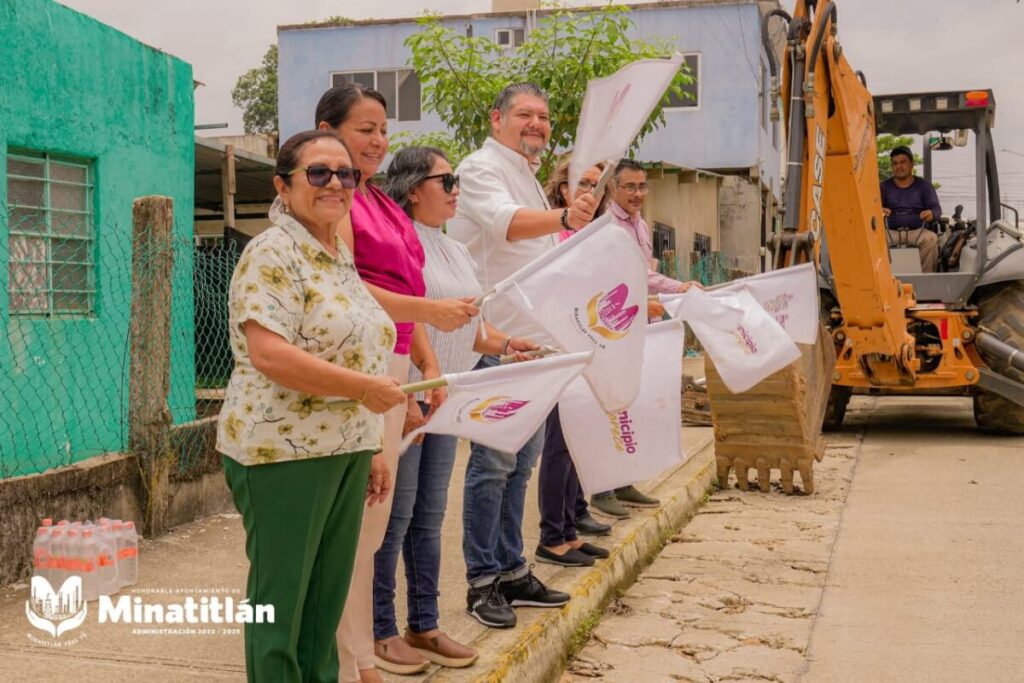Inicia la construcción de líneas de conducción del Pozo No. 17-A en beneficio de más de 10 mil habitantes Inicia la construcción de líneas de conducción del Pozo No. 17-A en beneficio de más de 10 mil habitantes