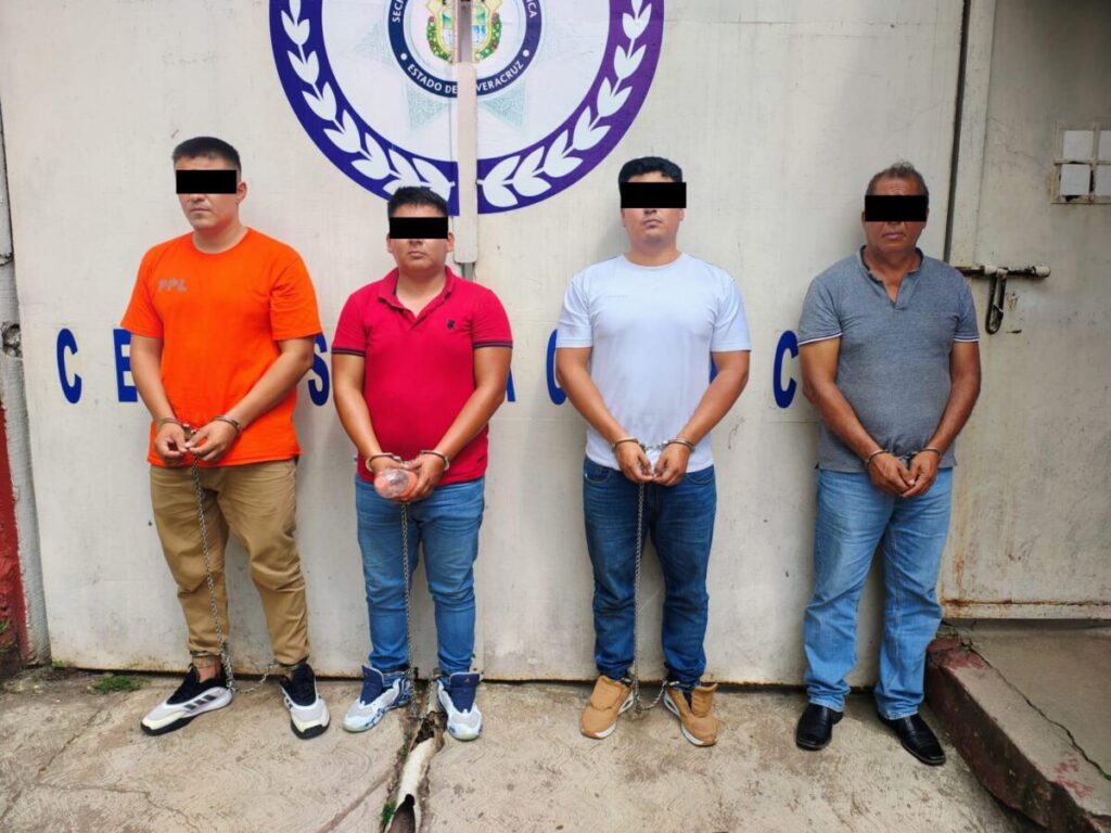 Caen cuatro presuntos secuestradores de Acayucan; víctima logró escapar tras quedar dormidos los plagiarios Caen cuatro presuntos secuestradores de Acayucan; víctima logró escapar tras quedar dormidos los plagiarios