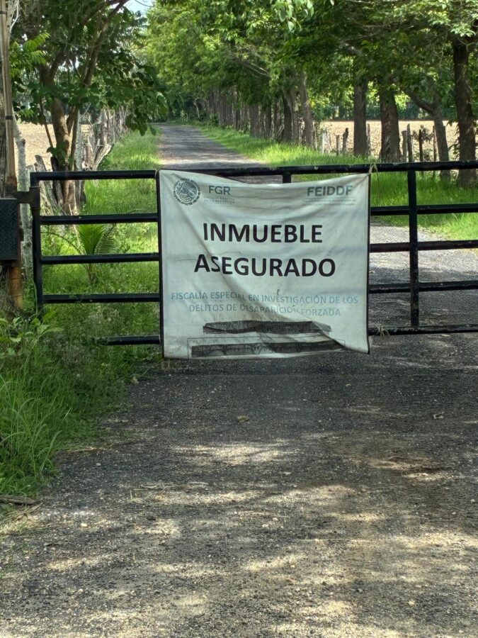 José Azueta,: sin rastro de la pareja de Tuxtepec, pero ya hay detenidos y casas de seguridad. José Azueta,: sin rastro de la pareja de Tuxtepec, pero ya hay detenidos y casas de seguridad.