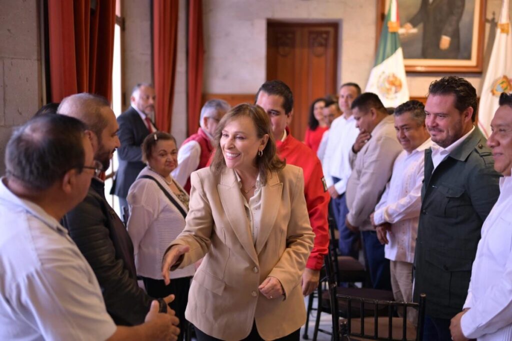 Se reúne Rocío Nahle con alcaldes electos del PRI; acude Cirilo Vázquez, referente del sur de Veracruz Se reúne Rocío Nahle con alcaldes electos del PRI; acude Cirilo Vázquez, referente del sur de Veracruz